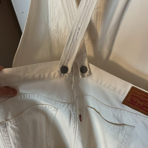 Levi’s size large nwt white crossback overalls slightly distressed - Picture 4 of 4